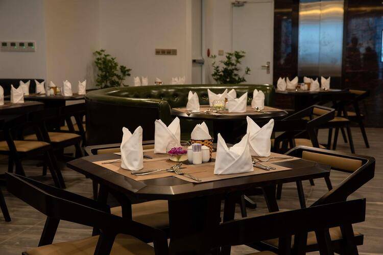 Majestic Premium Hotel