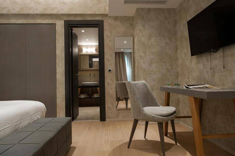 Athenaeum Grand Hotel