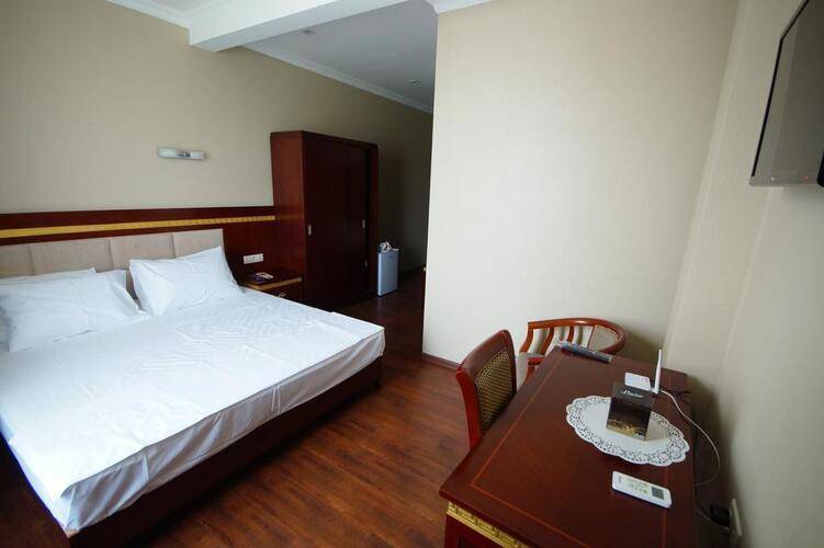 Hotel 725
