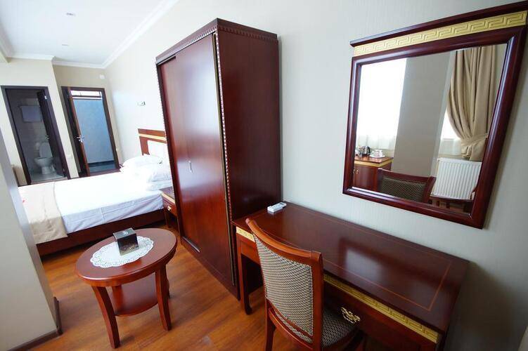 Hotel 725