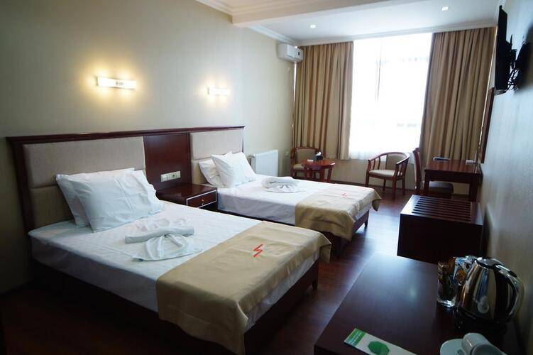Hotel 725