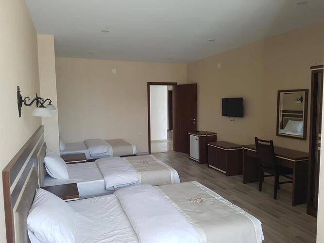 Hotel 725