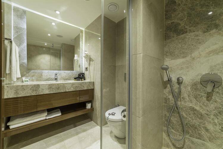 Ramada Hotel & Suites