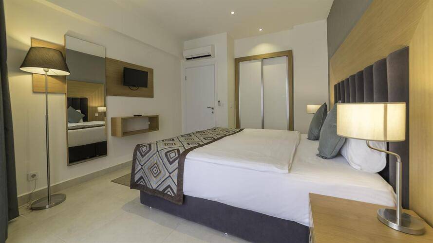 Ramada Hotel & Suites