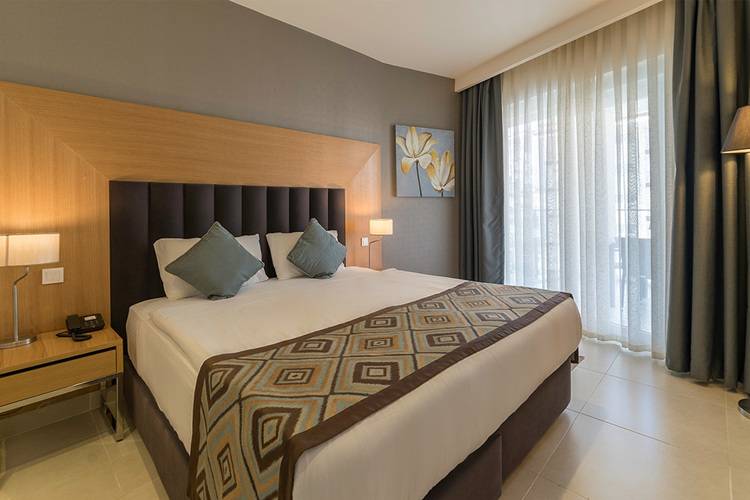Ramada Hotel & Suites