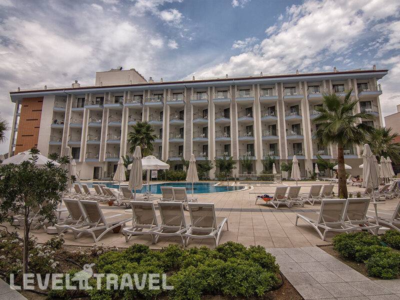 Фотография Ramada Hotel & Suites