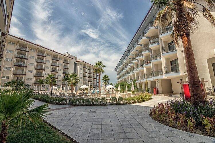 Ramada Hotel & Suites