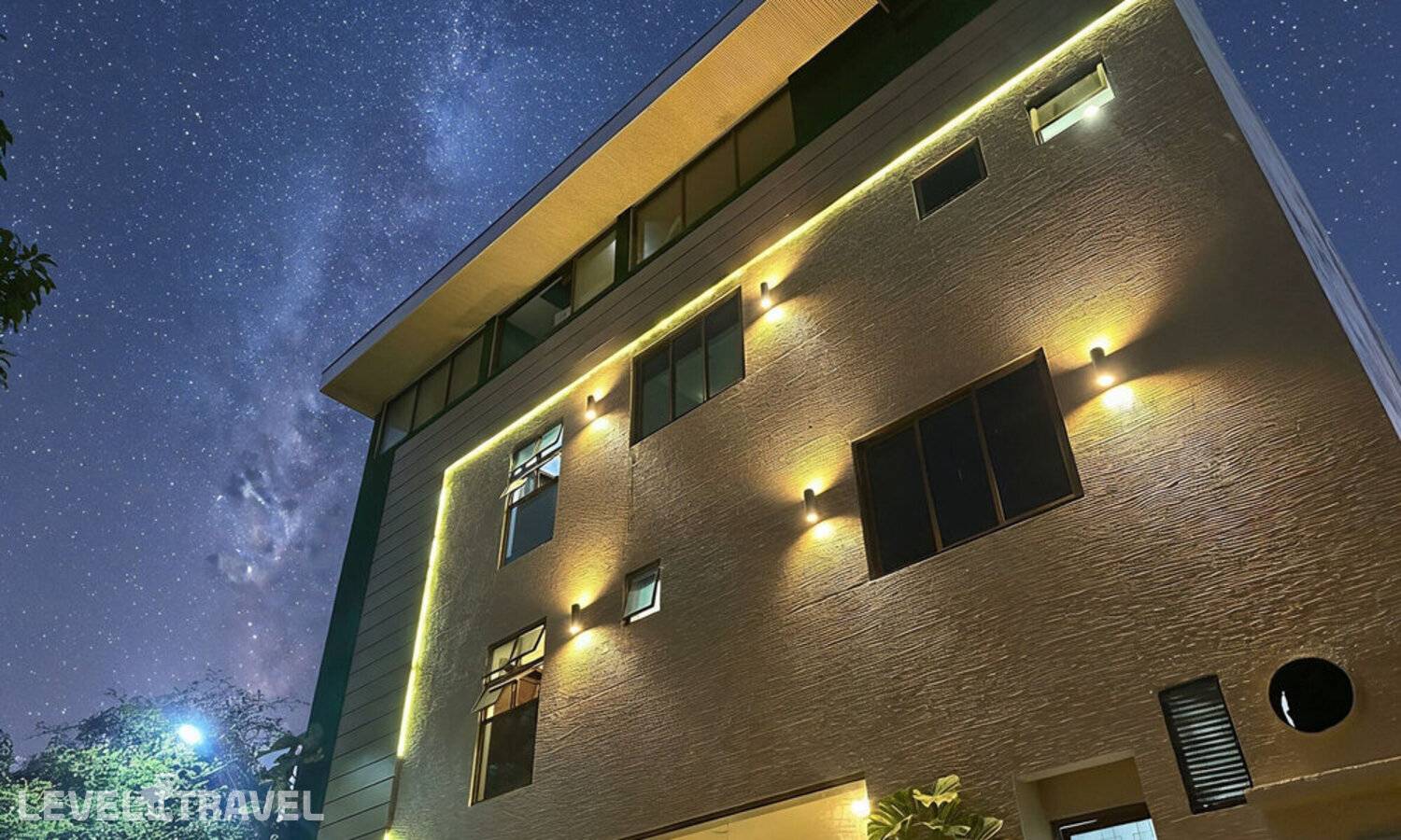 Отель Kue Hotel Maafushi (Ex. Beachwood Hotel, Aquzz Inn Maafushi) — Маафуши, Мальдивы