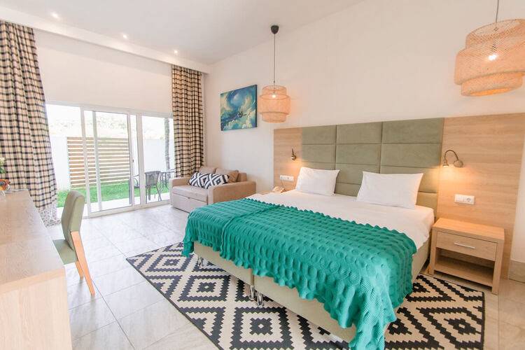 Aquamarine Family Club Hotel