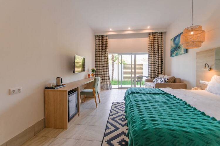 Aquamarine Family Club Hotel