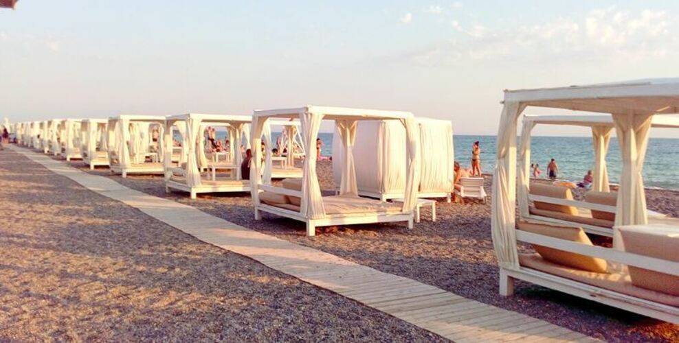 Nikos Hotel