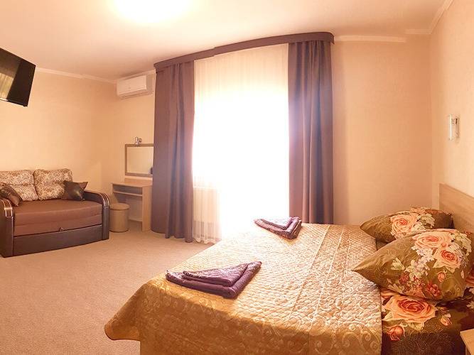 Nikos Hotel