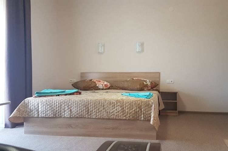 Nikos Hotel