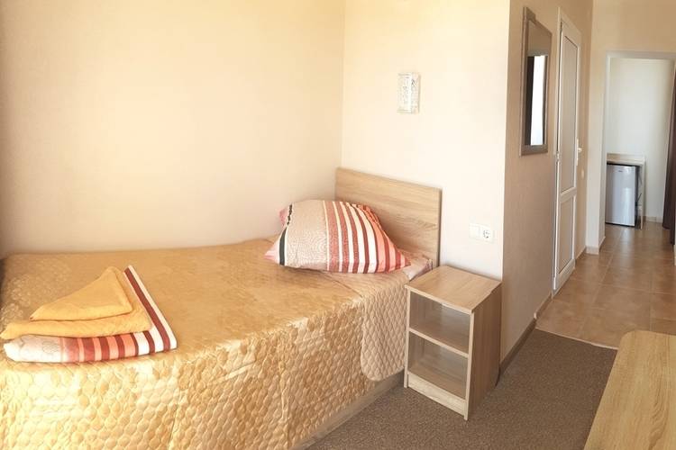 Nikos Hotel