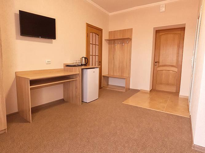 Nikos Hotel