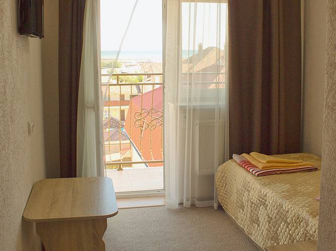 Nikos Hotel