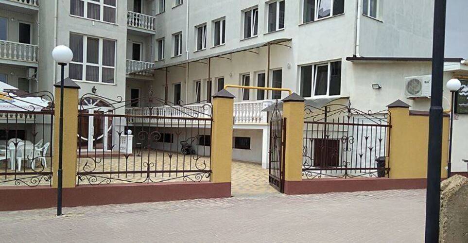 Nikos Hotel
