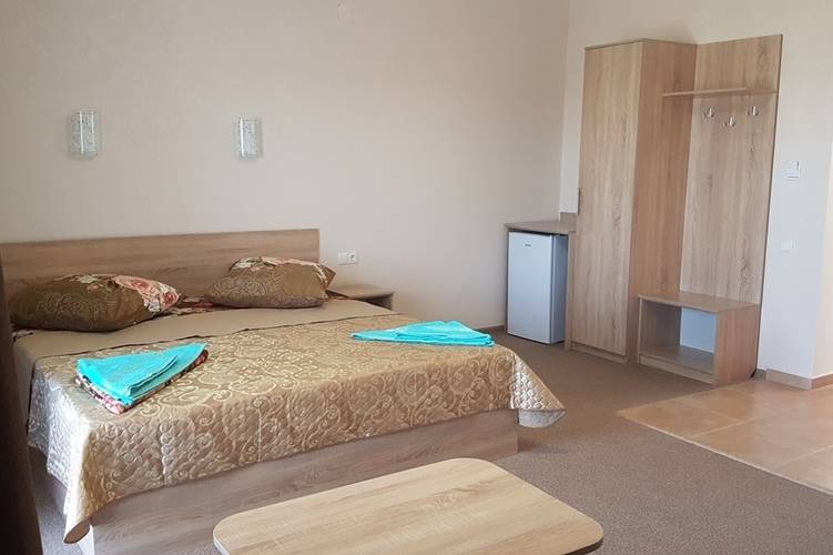 Nikos Hotel