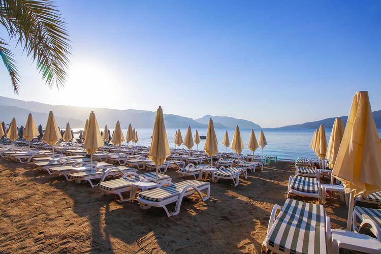 Aurasia Beach Hotel