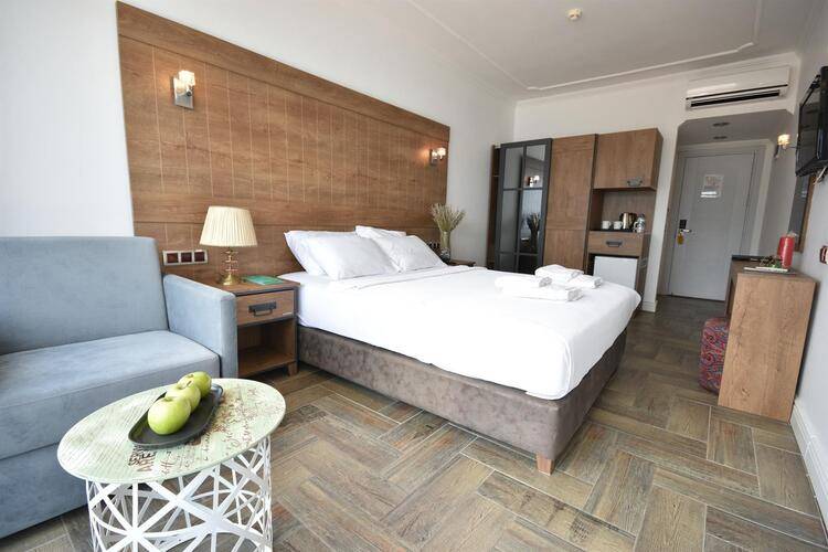 Aurasia Beach Hotel