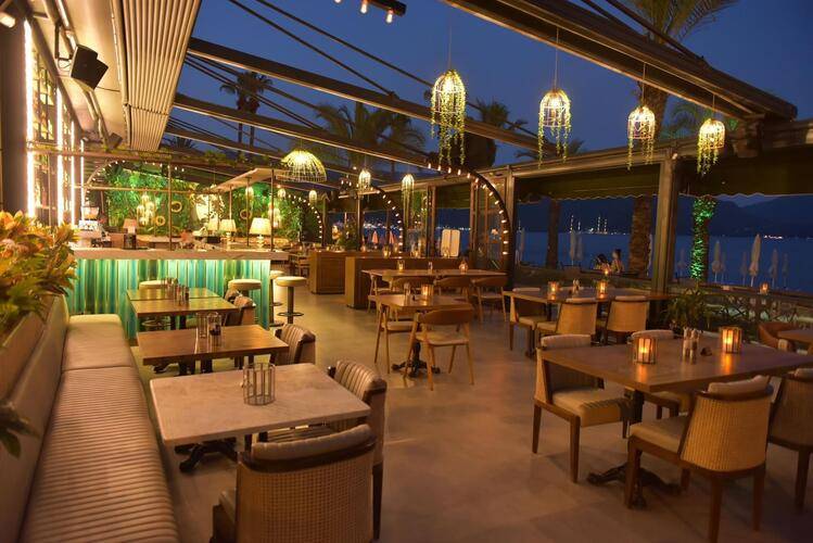Aurasia Beach Hotel