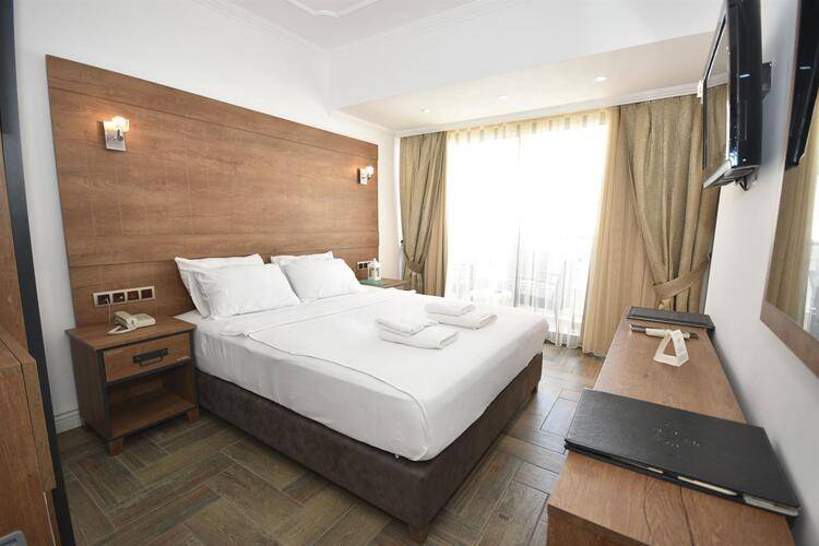 Aurasia Beach Hotel