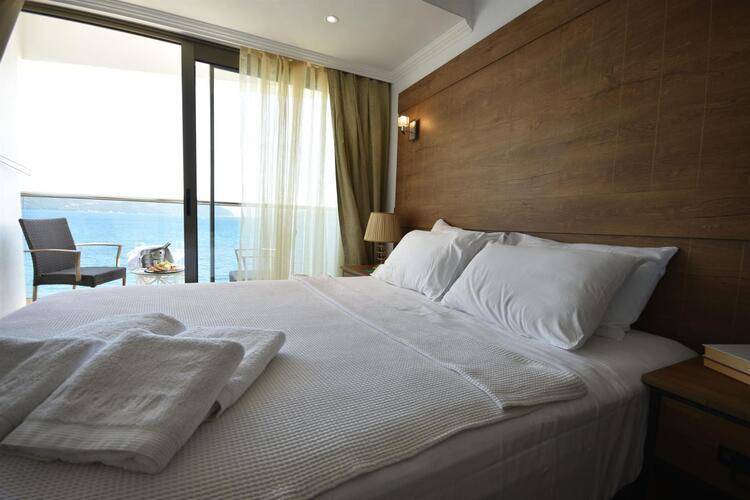 Aurasia Beach Hotel