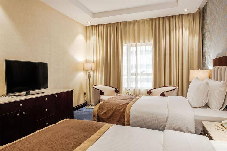 Crystal Plaza Al Majaz (Ex.Tulip Inn Al Khan Hotel)