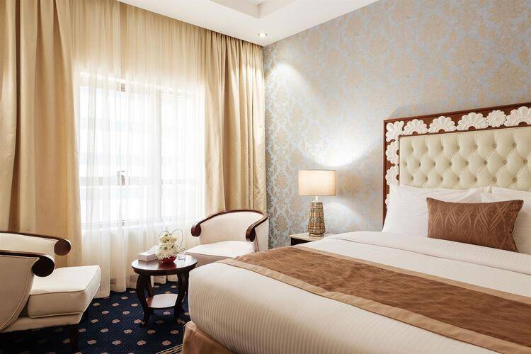 Crystal Plaza Al Majaz (Ex.Tulip Inn Al Khan Hotel)