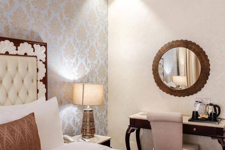 Crystal Plaza Al Majaz (Ex.Tulip Inn Al Khan Hotel)