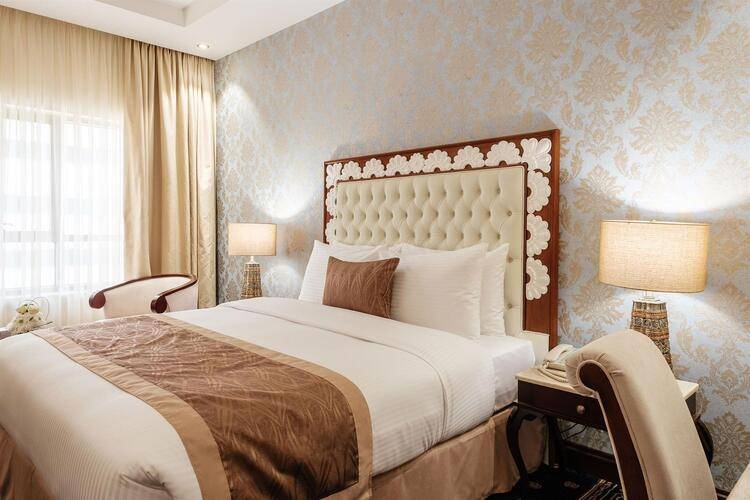 Crystal Plaza Al Majaz (Ex.Tulip Inn Al Khan Hotel)