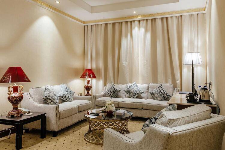 Crystal Plaza Al Majaz (Ex.Tulip Inn Al Khan Hotel)