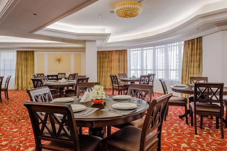 Crystal Plaza Al Majaz (Ex.Tulip Inn Al Khan Hotel)