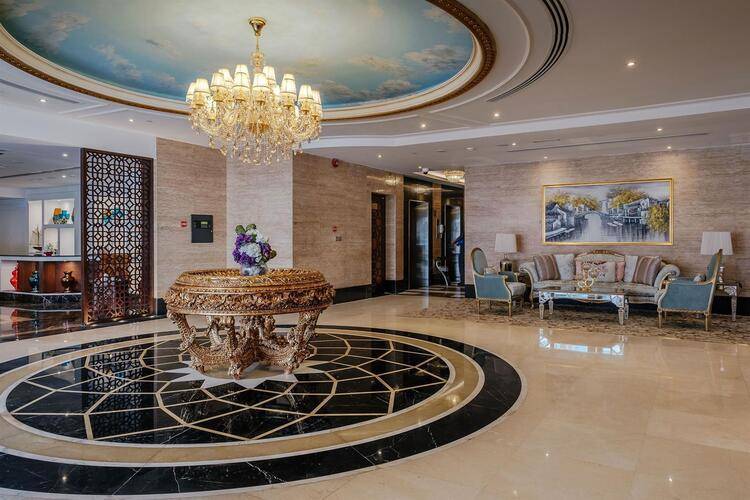 Crystal Plaza Al Majaz (Ex.Tulip Inn Al Khan Hotel)