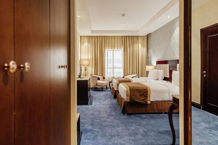 Crystal Plaza Al Majaz (Ex.Tulip Inn Al Khan Hotel)