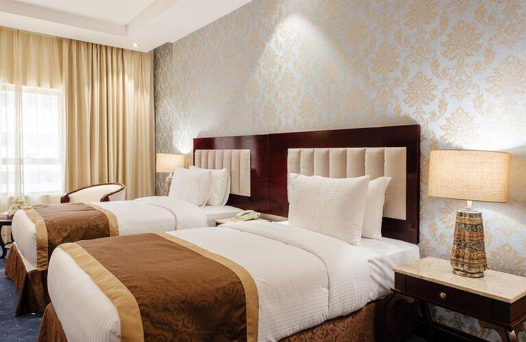 Crystal Plaza Al Majaz (Ex.Tulip Inn Al Khan Hotel)