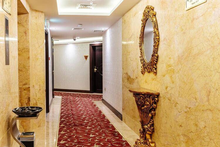 Crystal Plaza Al Majaz (Ex.Tulip Inn Al Khan Hotel)