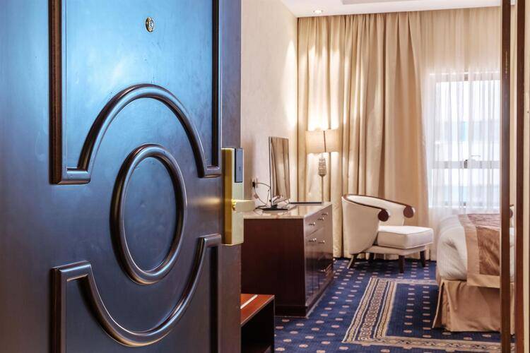 Crystal Plaza Al Majaz (Ex.Tulip Inn Al Khan Hotel)