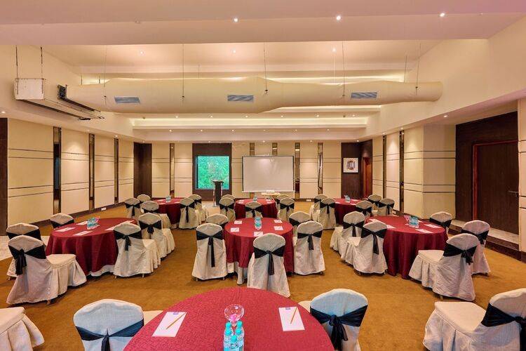 Sea Breeze Sarovar Portico (Ex. Sea Breeze Max Resort & Spa)