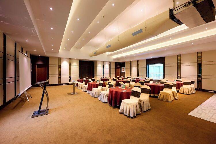 Sea Breeze Sarovar Portico (Ex. Sea Breeze Max Resort & Spa)