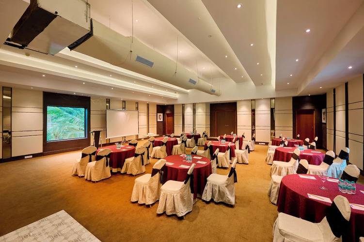 Sea Breeze Sarovar Portico (Ex. Sea Breeze Max Resort & Spa)
