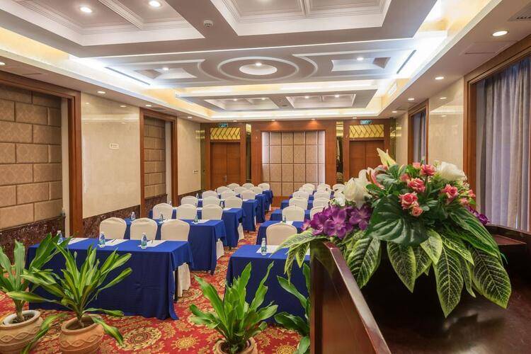 Sanya Baohong Shanghai Huating Boutique Hotel