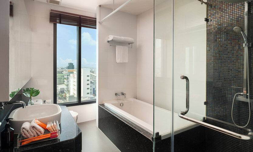 Lumen Bangkok Srinakarin (Ex. The Vertical Suite Hotel)