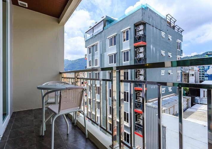 77 Bangla Hotel