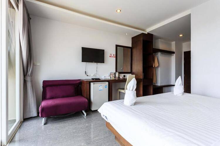77 Bangla Hotel