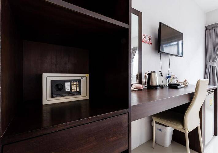77 Bangla Hotel