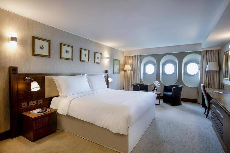 Queen Elizabeth 2