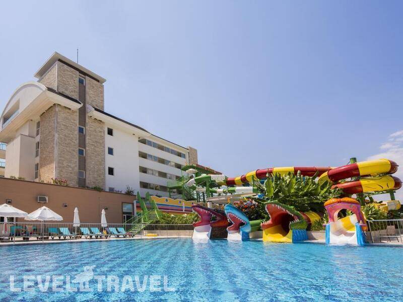 Фотография Crystal Waterworld Park Resort & Spa