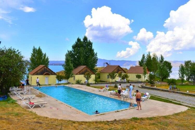 Noy Land Resort