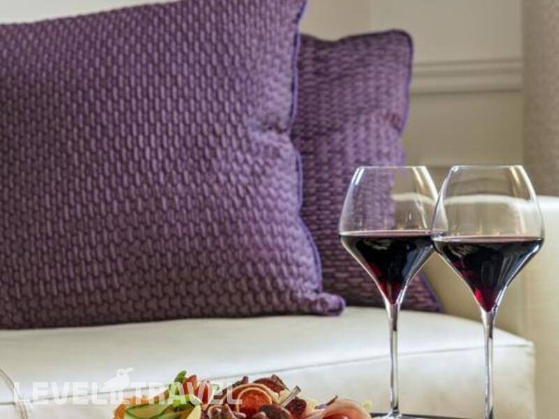Фотография 3 Sixty Hotel & Suites